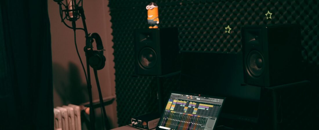 Como Montar um Home Studio Gastando Pouco: Guia 2025